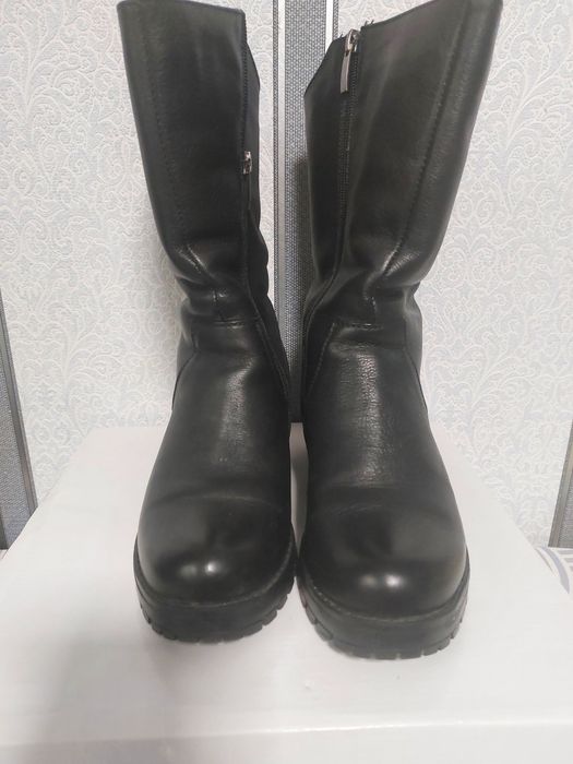 Женские кожаные сапоги