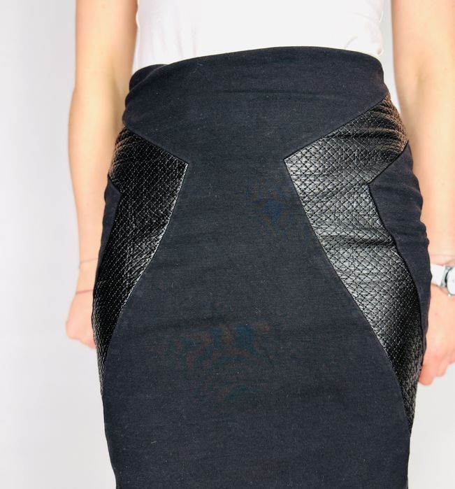 Czarna ołówkowa spódnica z wstawkami S 36 Floyd