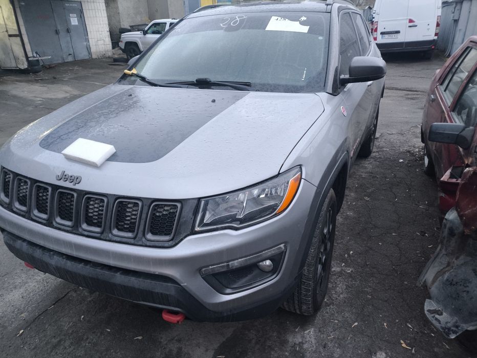 ЛОБОВЕ скло JEEP COMPASS MP 2017-21р в гарному стані
