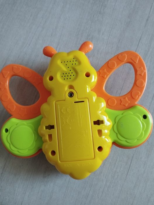 Motyl interaktywny Smily Play grzechotka