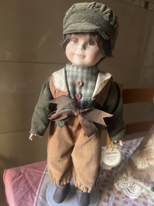 Bonecos de porcelana
