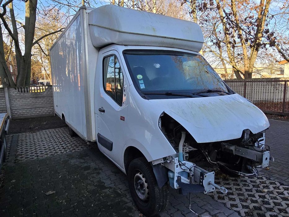 Renault Master rok 2018 uszkodzony
