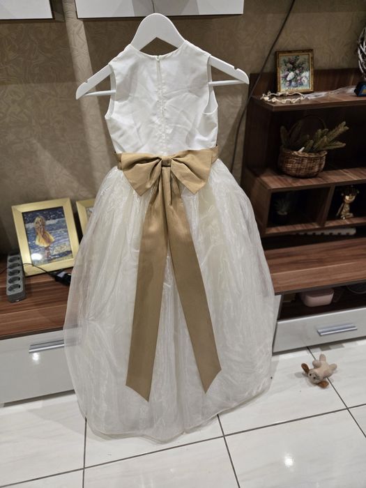 Продам платье на девочку