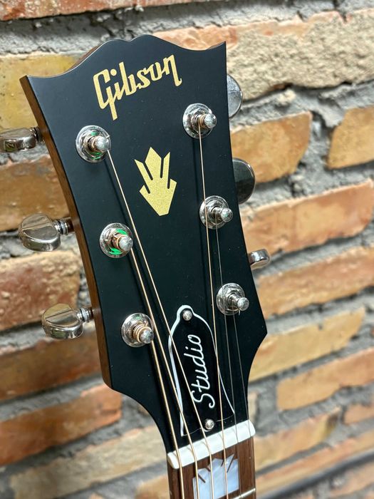 Gibson SJ-200 Studio
