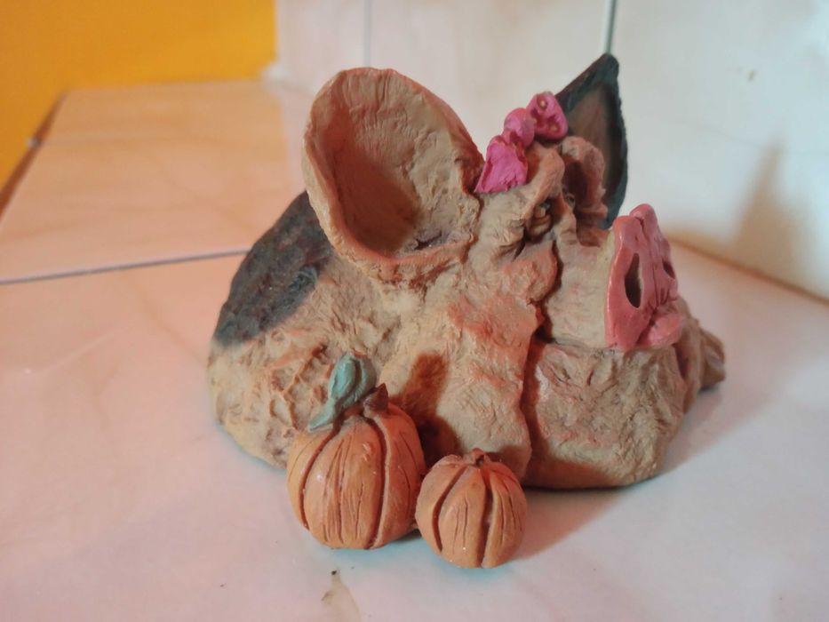 art figurka świnka