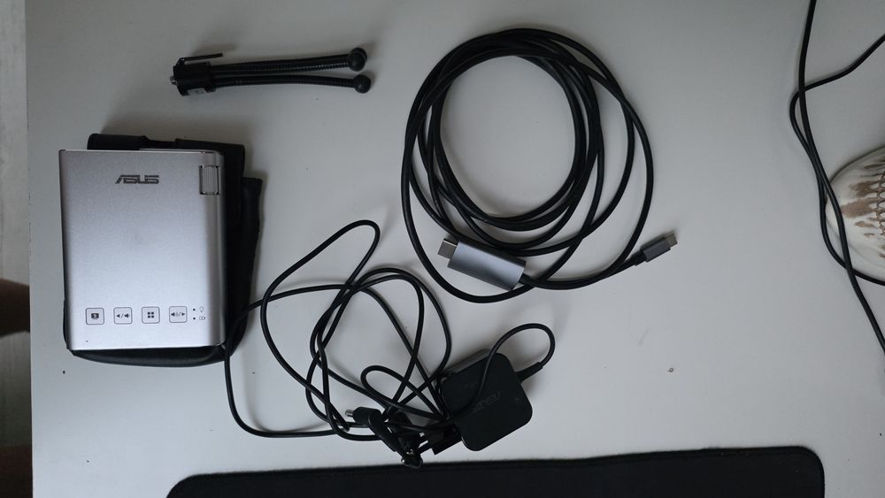 Projektor Asus zen beam E1R