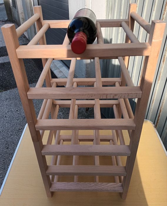 Garrafeira em madeira  IKEA