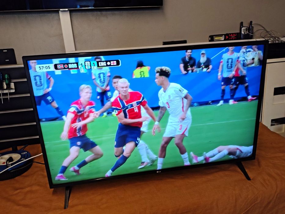 LG 43" 4K  LED Smart TV Netflix YouTube DVB-T