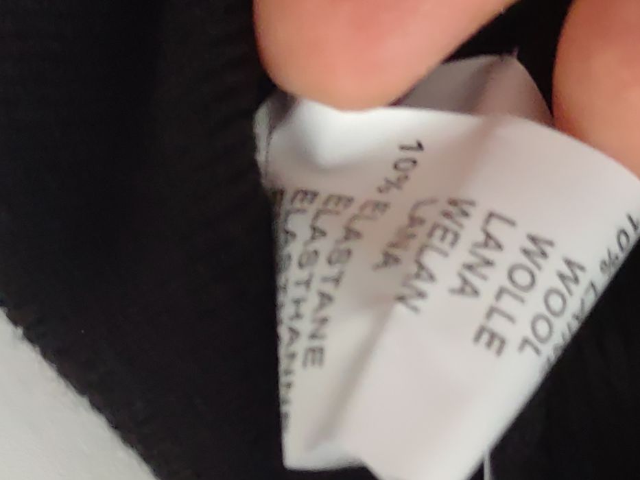 Sweter czarny shk Paris dekolt serek V r. M/L nowy metka