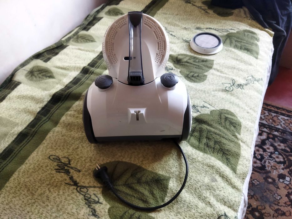 Пылесос Gorenje с контейнером 1900W.