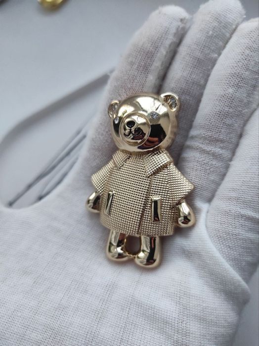 Ексклюзивна брошка ведмедик дівчинка Max mara з маркуванням