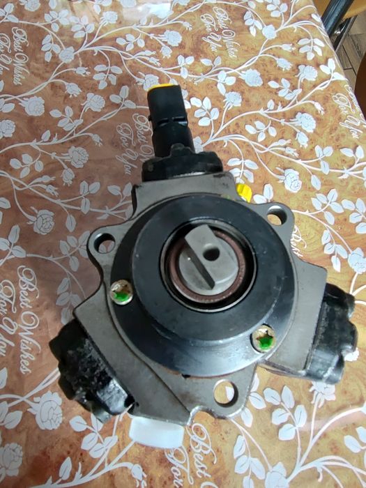 Насос високого тиску Мерседес 2.2 CDI з датчиком.