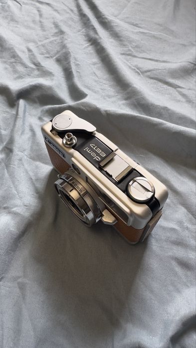 Canon demi ee17 Half-frame