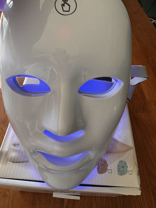 Маска LED для обличчя 7в1 з USB живленням світлодіодна для світлотерапії та догляду за шкірою
