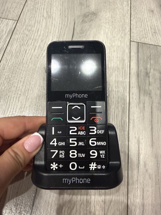 Telefon Maxcom ze stacja ładującą