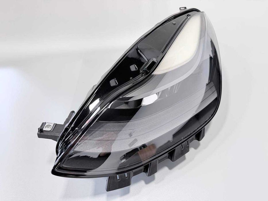 МАТРИЧНІ ФАРИ ліва та права на Tesla Model 3 / Y ( 2021 - 2024 рр )