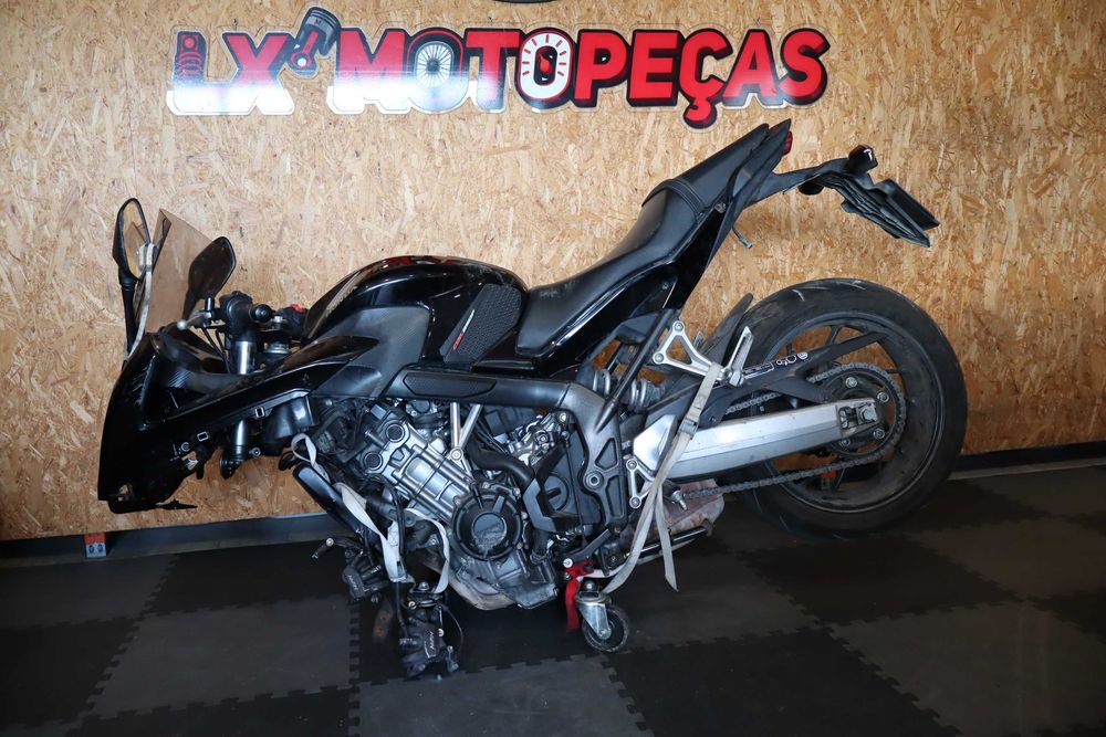 Honda CBR 650 F 2015 para vender por peças.