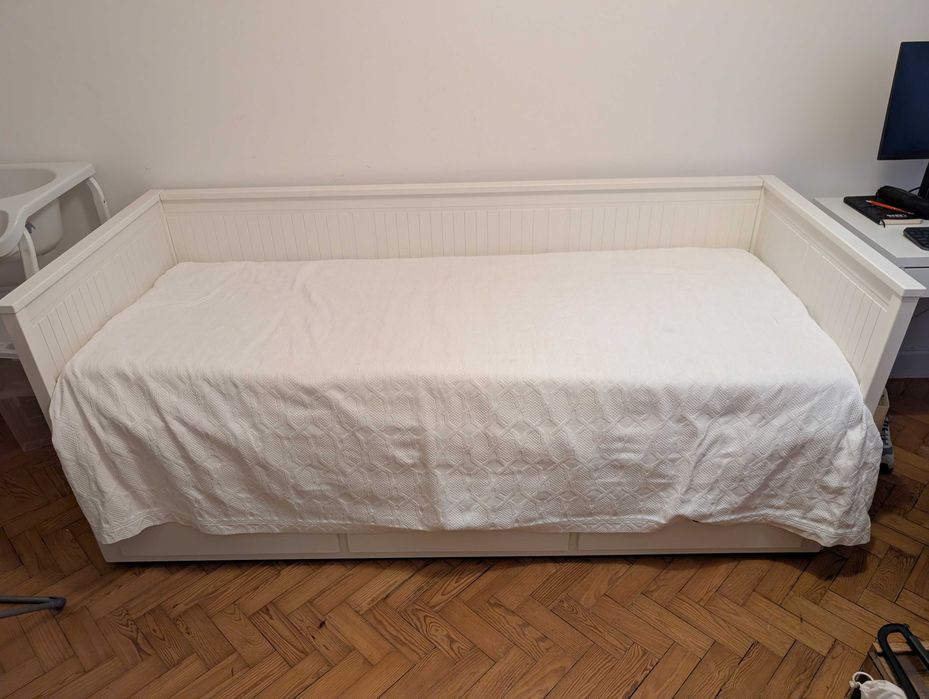 Cama IKEA HEMNES - Com arrumação e possibilidade de uso como sofá