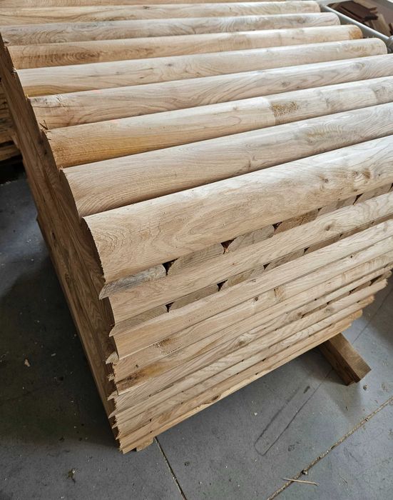 Palisada dębowa, połówki, murek oporowy drewniany, paliki melioracyjne