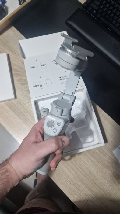 Gimbal dji Osmo Mobile 4 pro