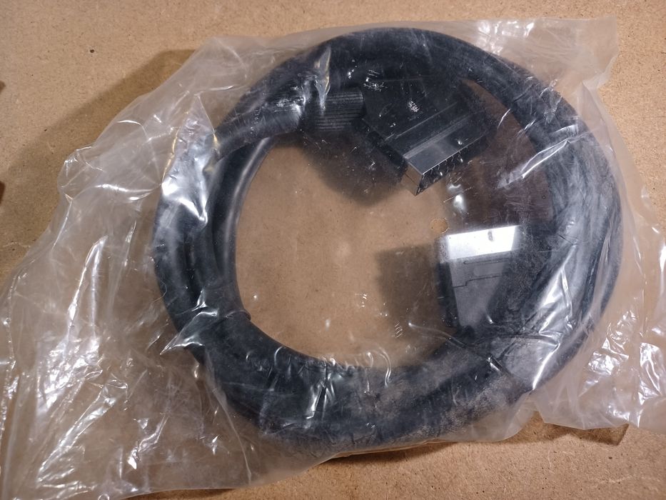 Cabo SCART Interconnect Cable.