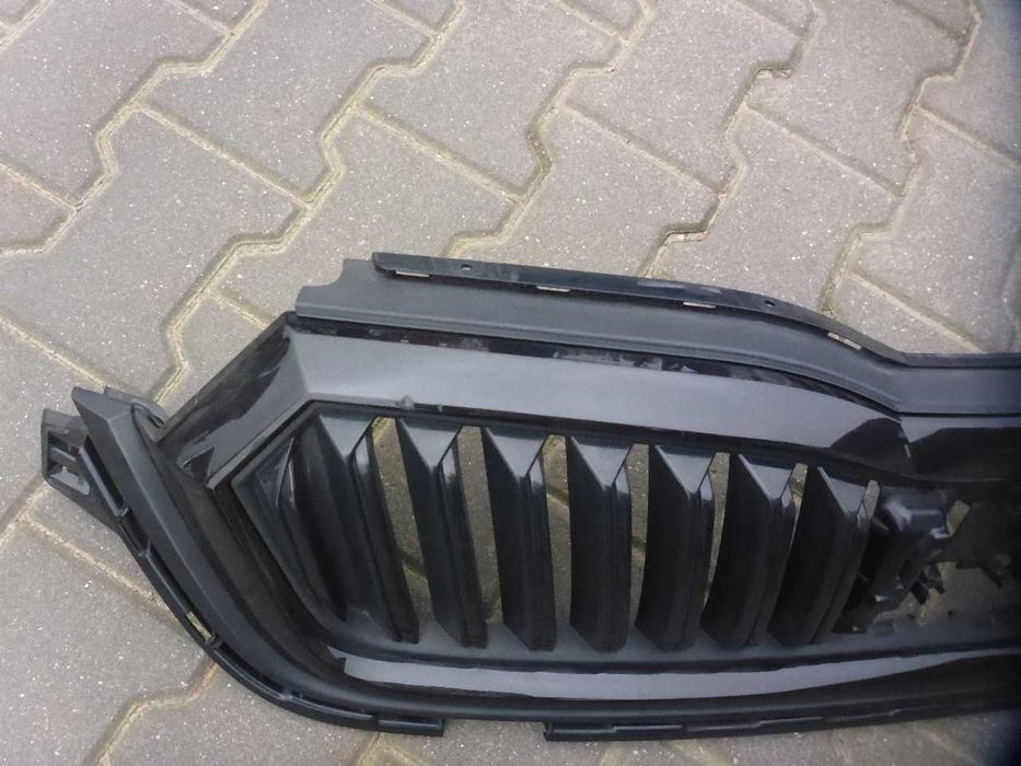 Решітка радіатора Skoda Octavia a8 2020-2025