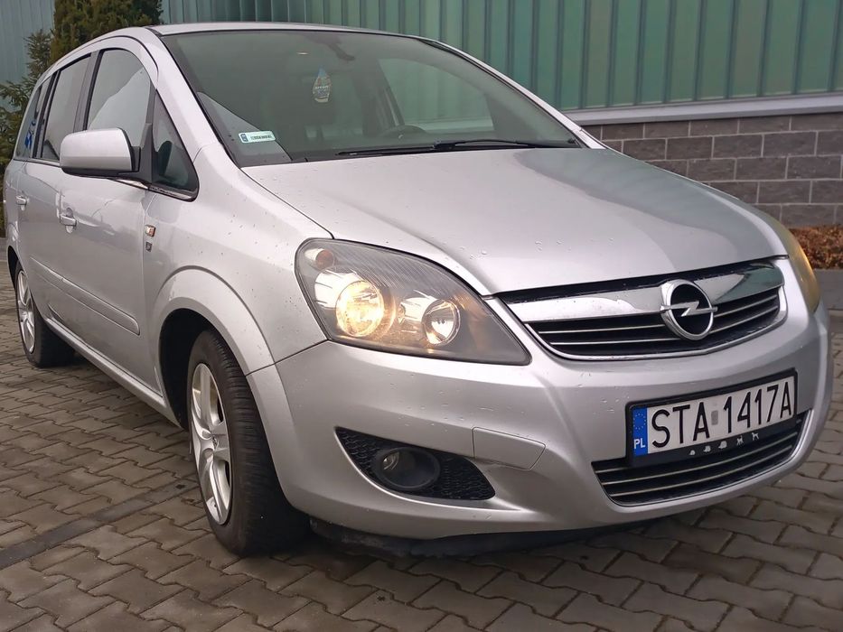 Opel Zafira OPEL ZAFIRA 1.8 B+LPG, 7 osob, hak