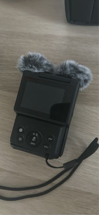 Canon powershot v10