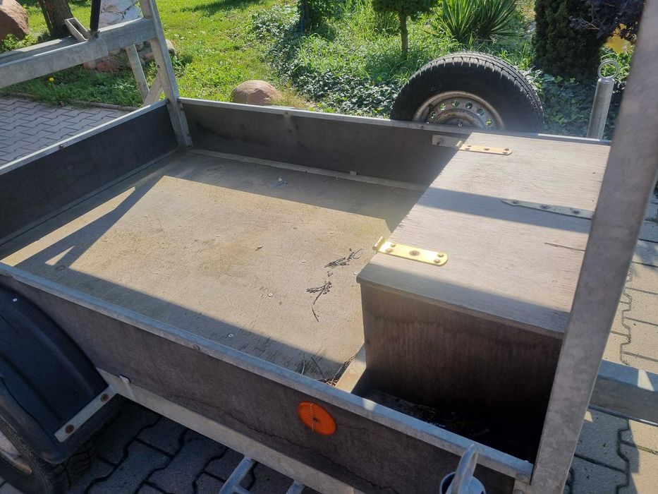 przyczepa sygnalizacyjna ostrzegawcza drogowa