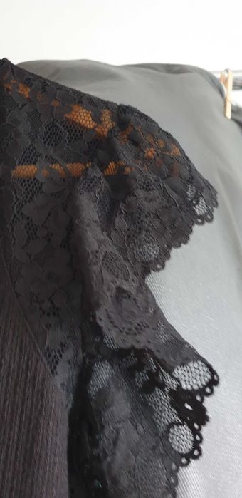 Blusa Zara com renda