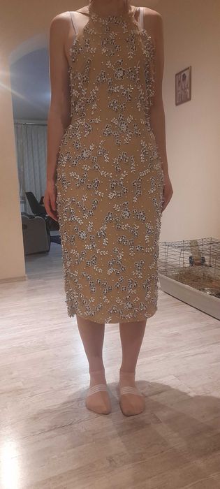 Sukienka elegancka wyszywana wyjściowa