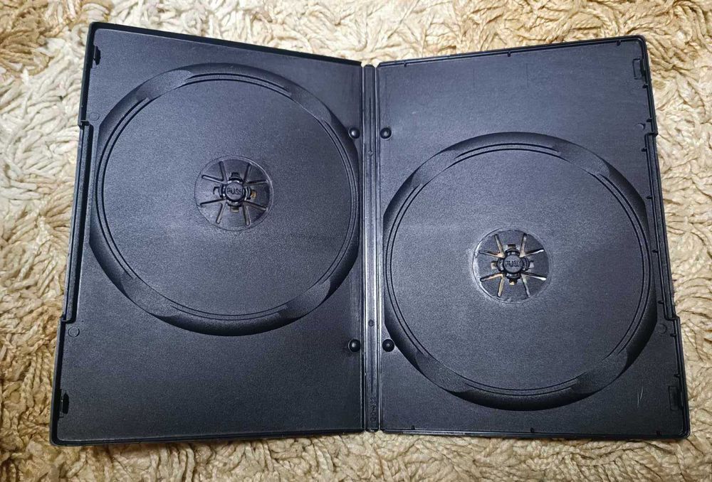 Коробки пластик Нові DVD,CD дисків-на 1,2,4 диска,конверти 1, 2