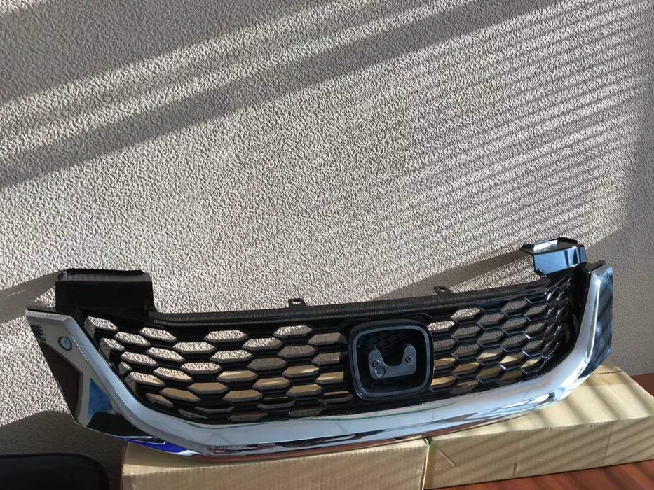 Решетка радиатора Honda Accord Coupe USA 2013-17 Решетка аккорд
