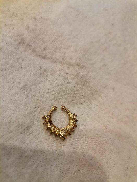 Kolczyk do nosa - fake