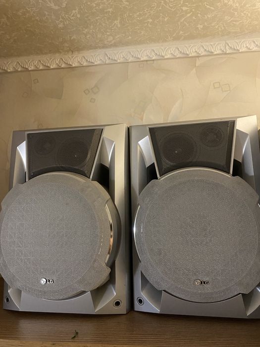 музичний центр LG