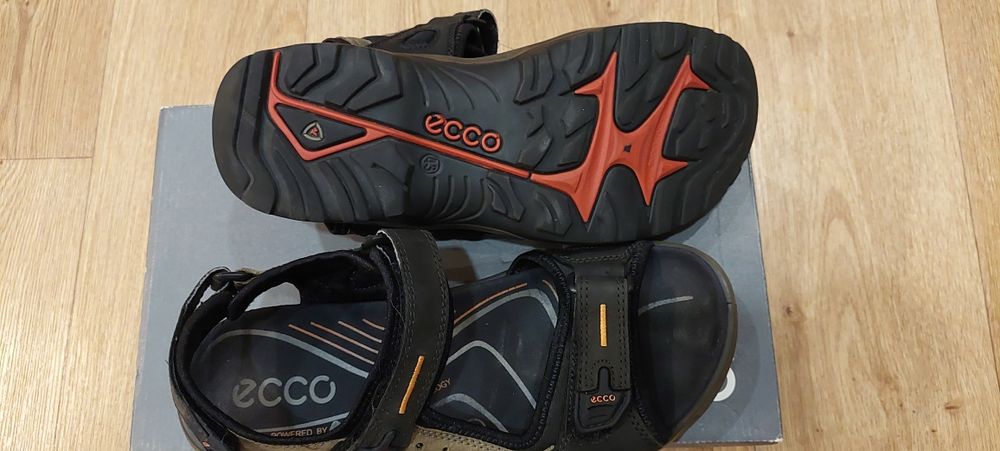 Чоловічі шкіряні сандалі ECCO