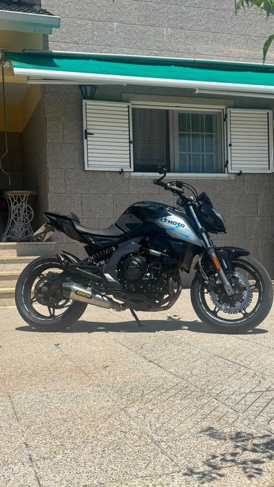 CFMoto 650nk com extras