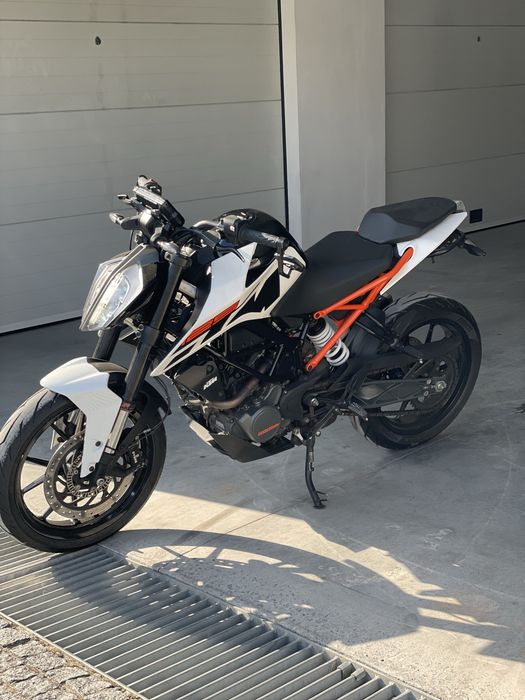 KTM Duke    2022