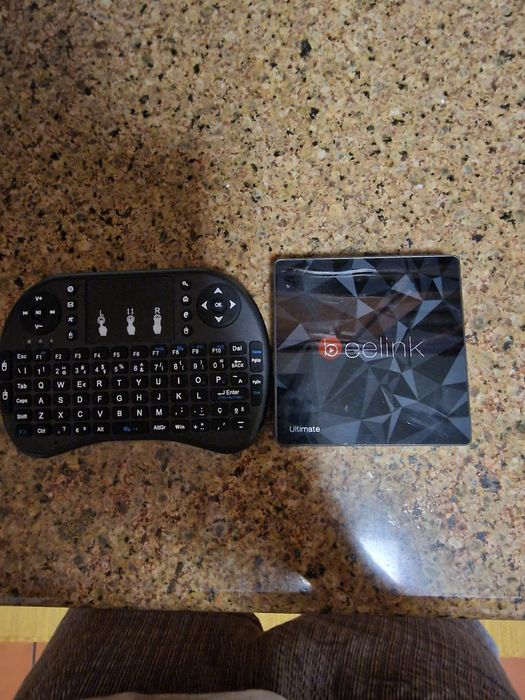 Vendo box android Beelink  com comando