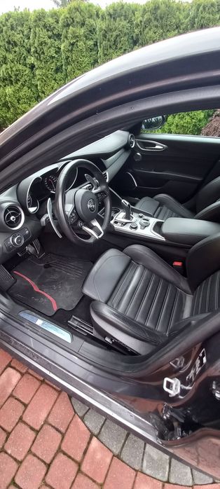 Alfa Romeo Giulia,polski salon