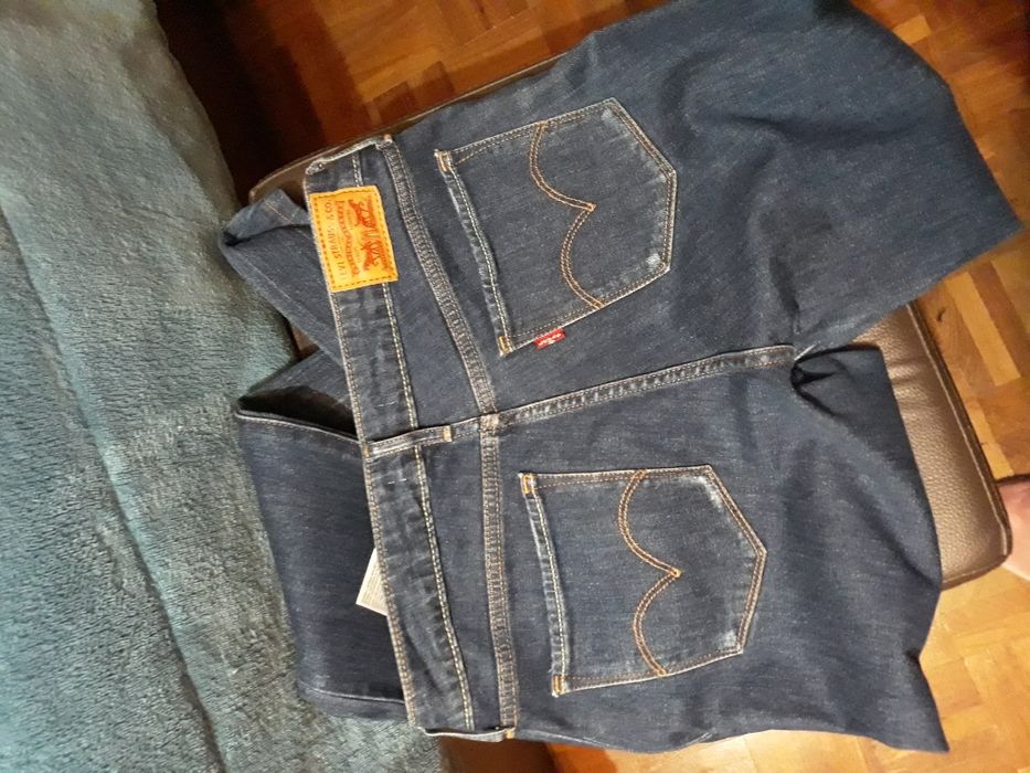 Levis