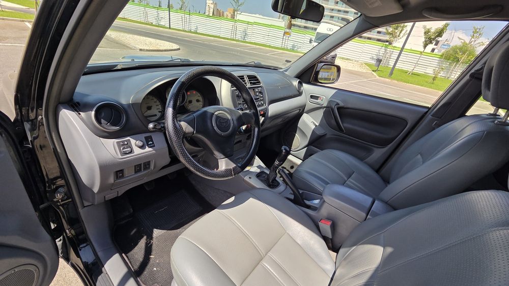 Toyota RAV4 2.0 D4D -Revisão Feita