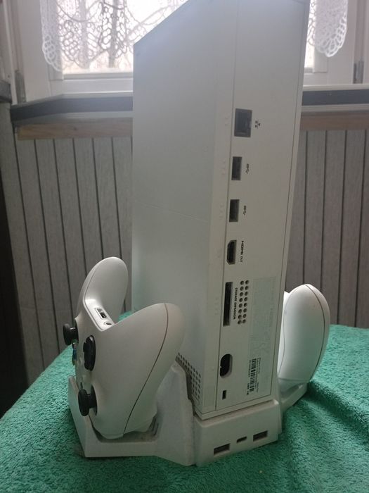 Sprzedam Xbox  one series S