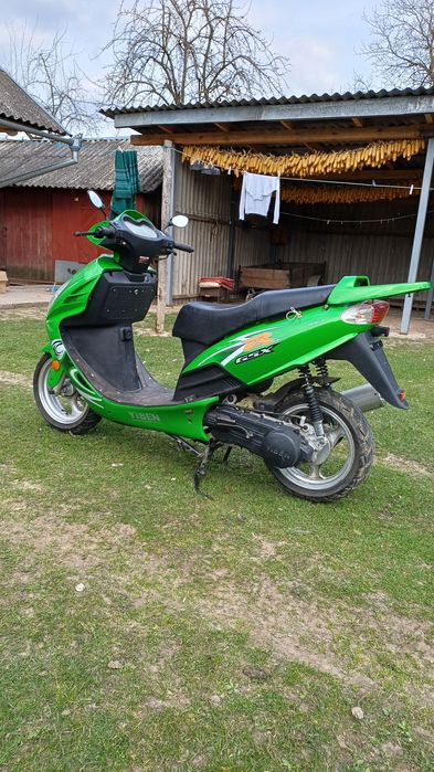 Продам скутер YIBEN 150 куб