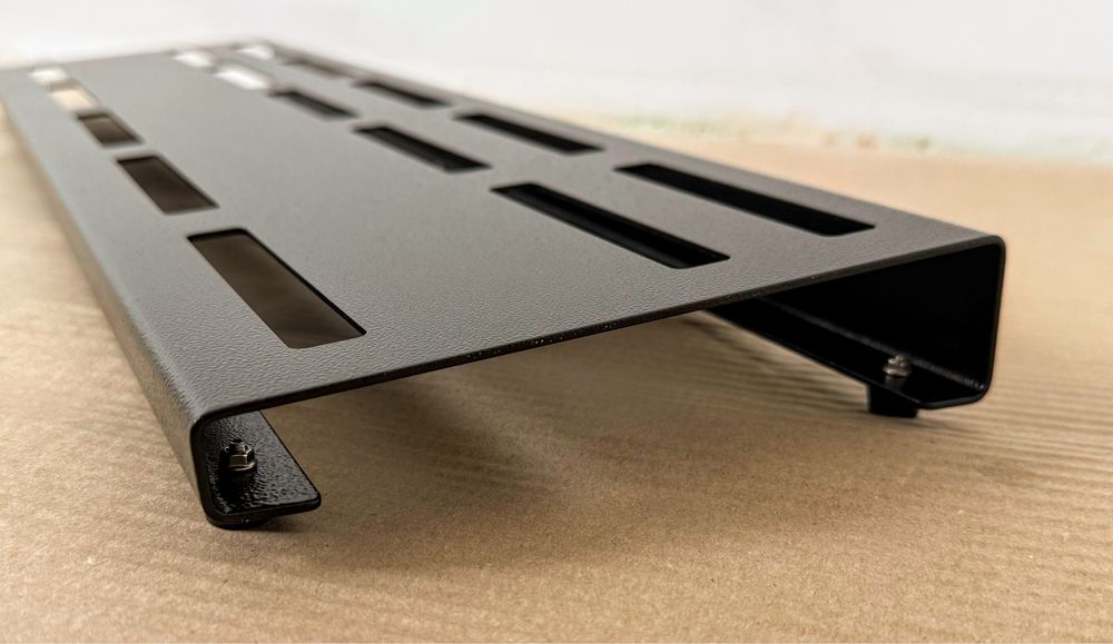 Pedalboard podlga na efekty gitarowe 640x 180