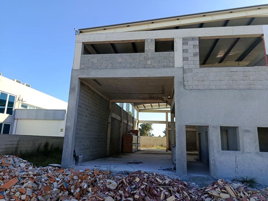 Fantástico Armazém Industrial na zona industrial do Casal do Marco