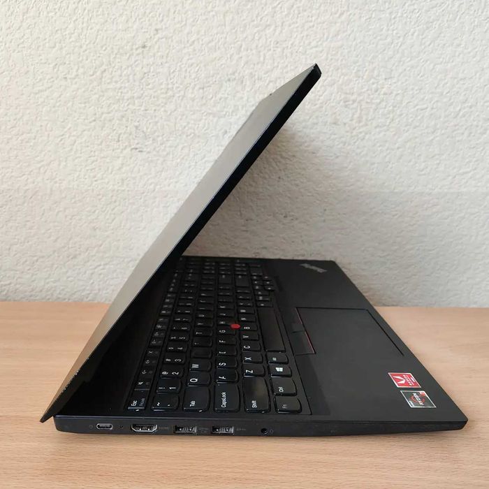 Для дому, офісу Lenovo E595 15.6FHD/IPS Ryzen7 3700U/8GB/256SSD/Vega10