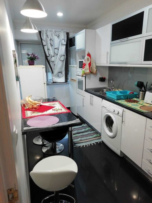 Alugo quarto Torre da Marinha