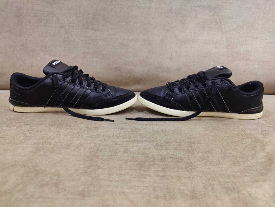 Sapatilhas Adidas tam. 42 2/3 em bom estado