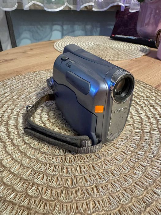 Kamera Canon MV900 MiniDV – 25× zoom, LCD, świetna cena